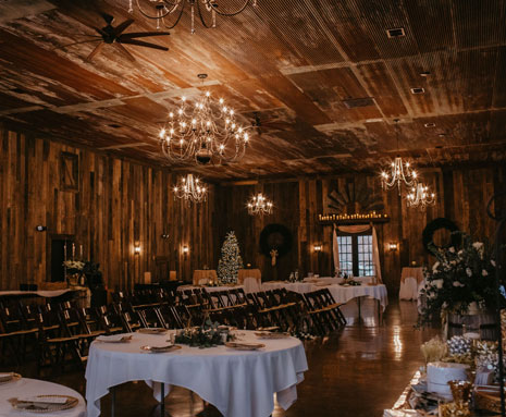 The Home Place at Valley View is a Kansas City Wedding and Reception Venue and is located just outside of Orrick, Missouri, overlooking the Missouri river bottoms. Surrounded by the breathtaking landscapes, it is the ideal mix of rustic beauty and elegant accommodations to host your rehearsal, wedding ceremony and reception.